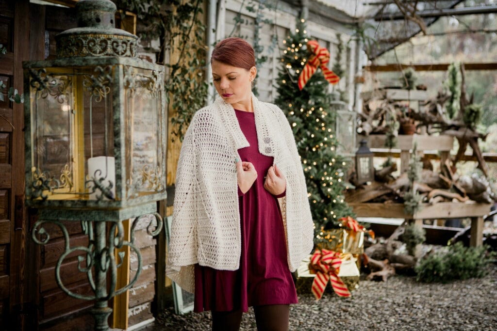 Free Crochet Pattern: Cabled Winter Cape